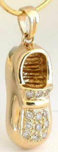 Unisex 0.12 carat Diamond Baby Charm in 18k yellow gold