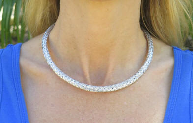 18 inch Woven Mesh 14k Gold White Gold Necklace (32g)- Italian Made