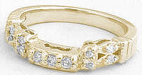 Diamond Band with Contour in Yellow Gold