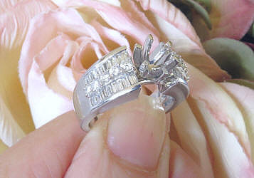 18k white gold 1 carat Baguette and Round Diamond Semi Mounting