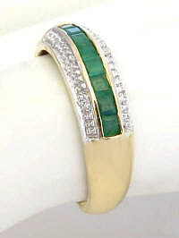 Emerald Anniversary Ring in Yellow Gold in 14k yellow gold
