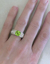 Vintage Diamond Band with Peridot in 14k yellow gold