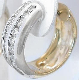 Round diamond earrings in 14k yellow gold
